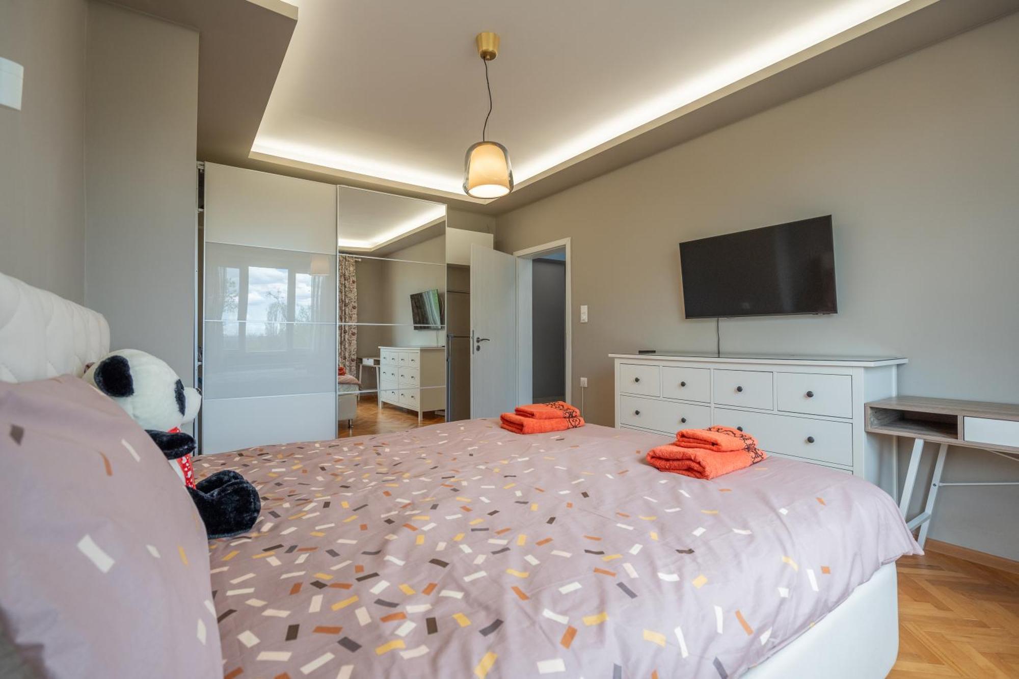 The Right Choice 12 Apartment
